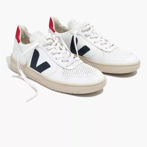 Veja V-10 Sneakers in Colorblock